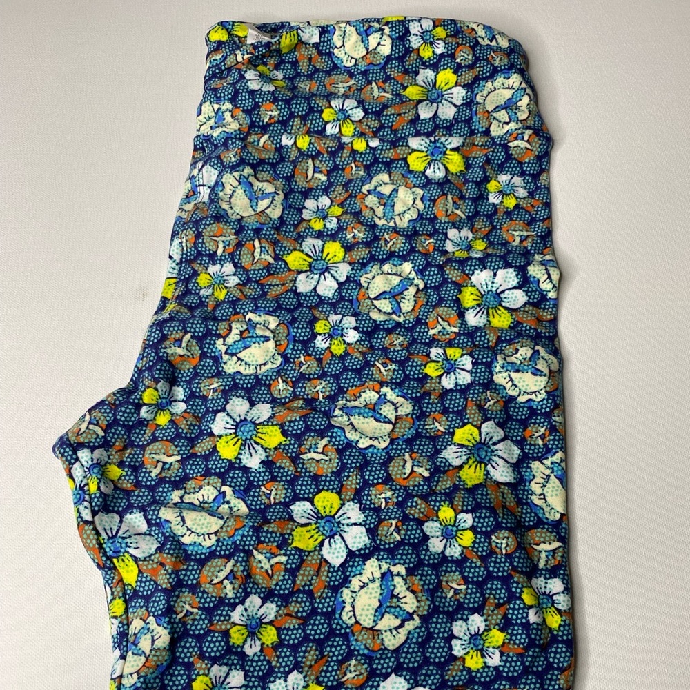 LuLaRoe Tall & Curvy Leggings(fits sizes 12-22)New